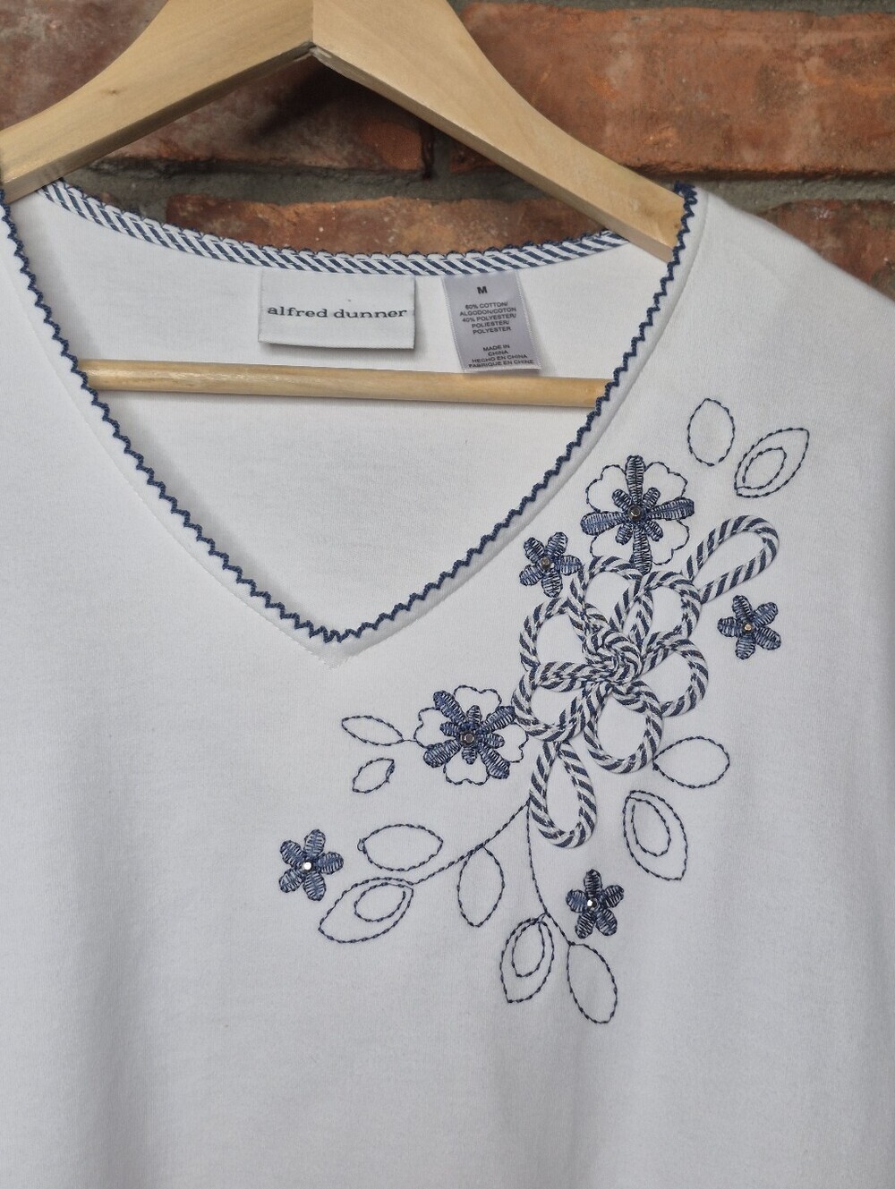 Alfred Dunner Nautical Embellished Tee 3-D Rope Floral Detail Size M - Picture 4 of 9